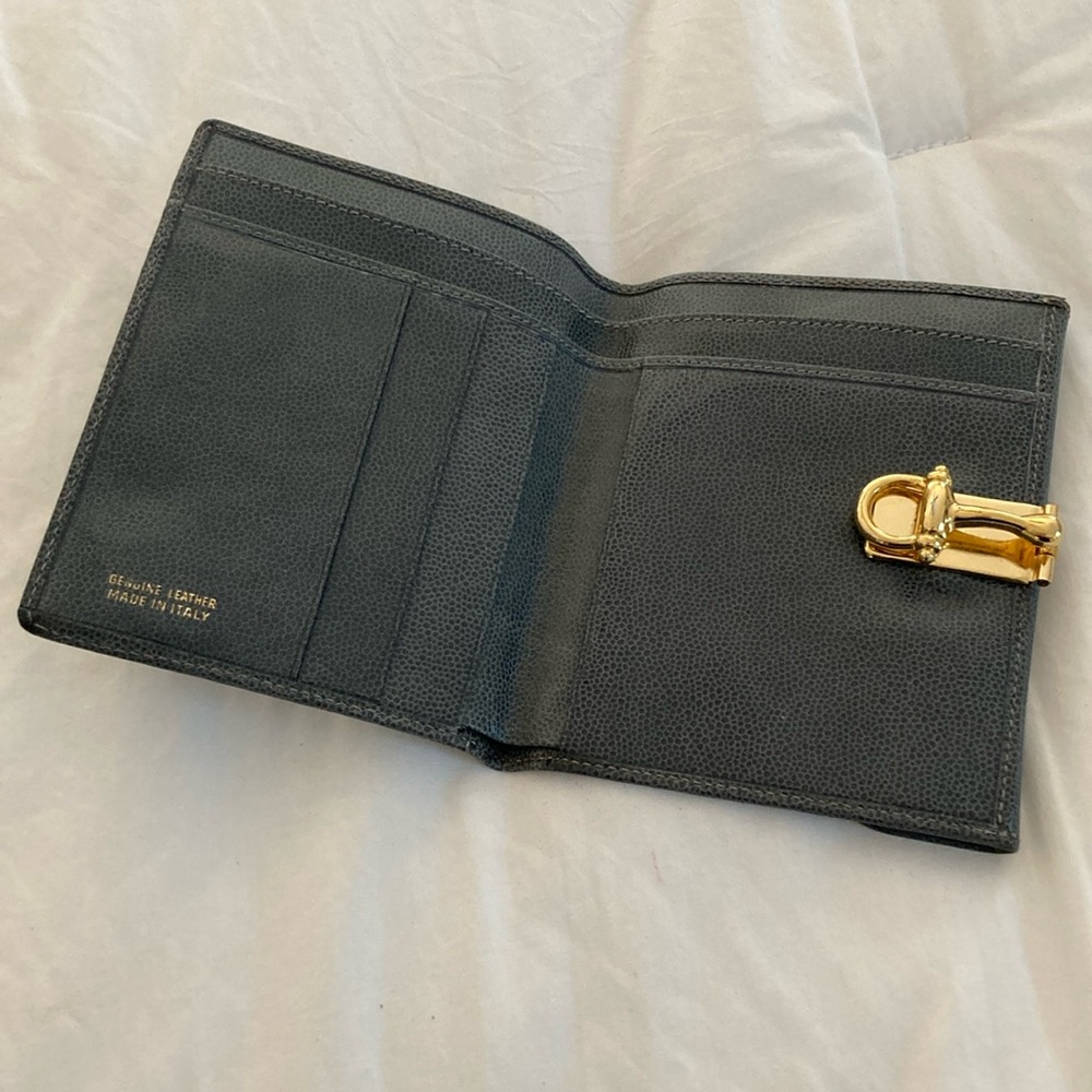 🆕 Luxurious Made in ITALY Ladies GREY LEATHER Wallet with Gold Accent! - Picture 2 of 6